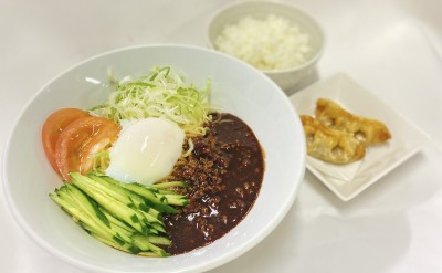 ジャージャー麺と揚げ餃子